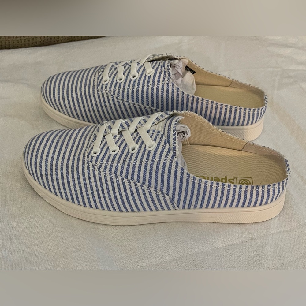 Spenco woman’s Santa Barbara Rivet sneaker size 6B